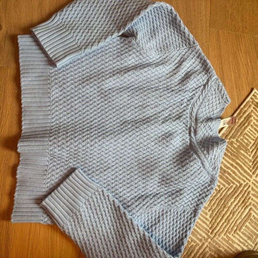 $98 Ann Taylor NWT Geo Stitch Blue V-Neck Sweater Size M size XL m11 - Picture 4 of 4